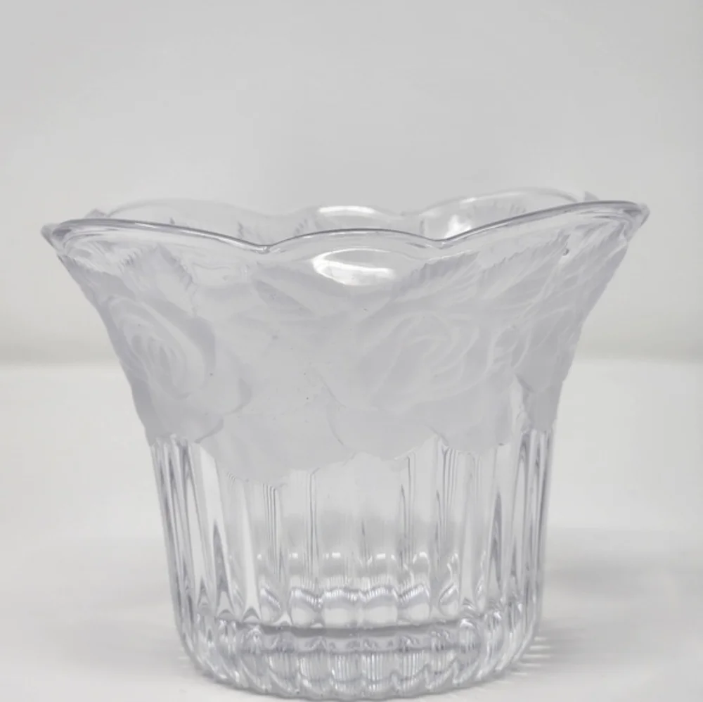 Vintage Mikasa Studio Nova Winter Rose Embossed Ribbed‎ Crystal Vase